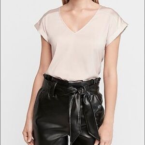 EXPRESS V-Neck Gramercy Tee Blush Pink Size M